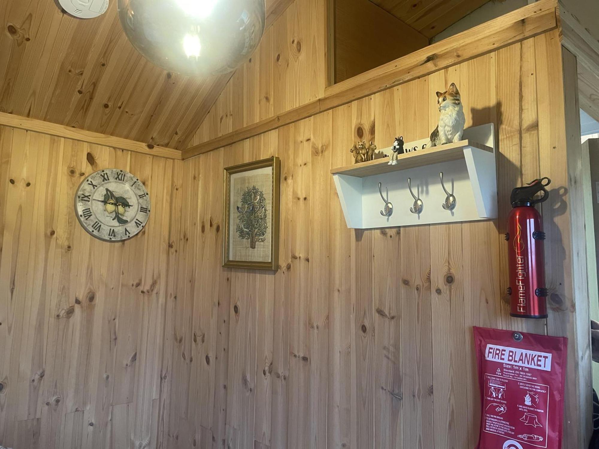 Lovely Shepherds Hut In Cornwall Holiday home *