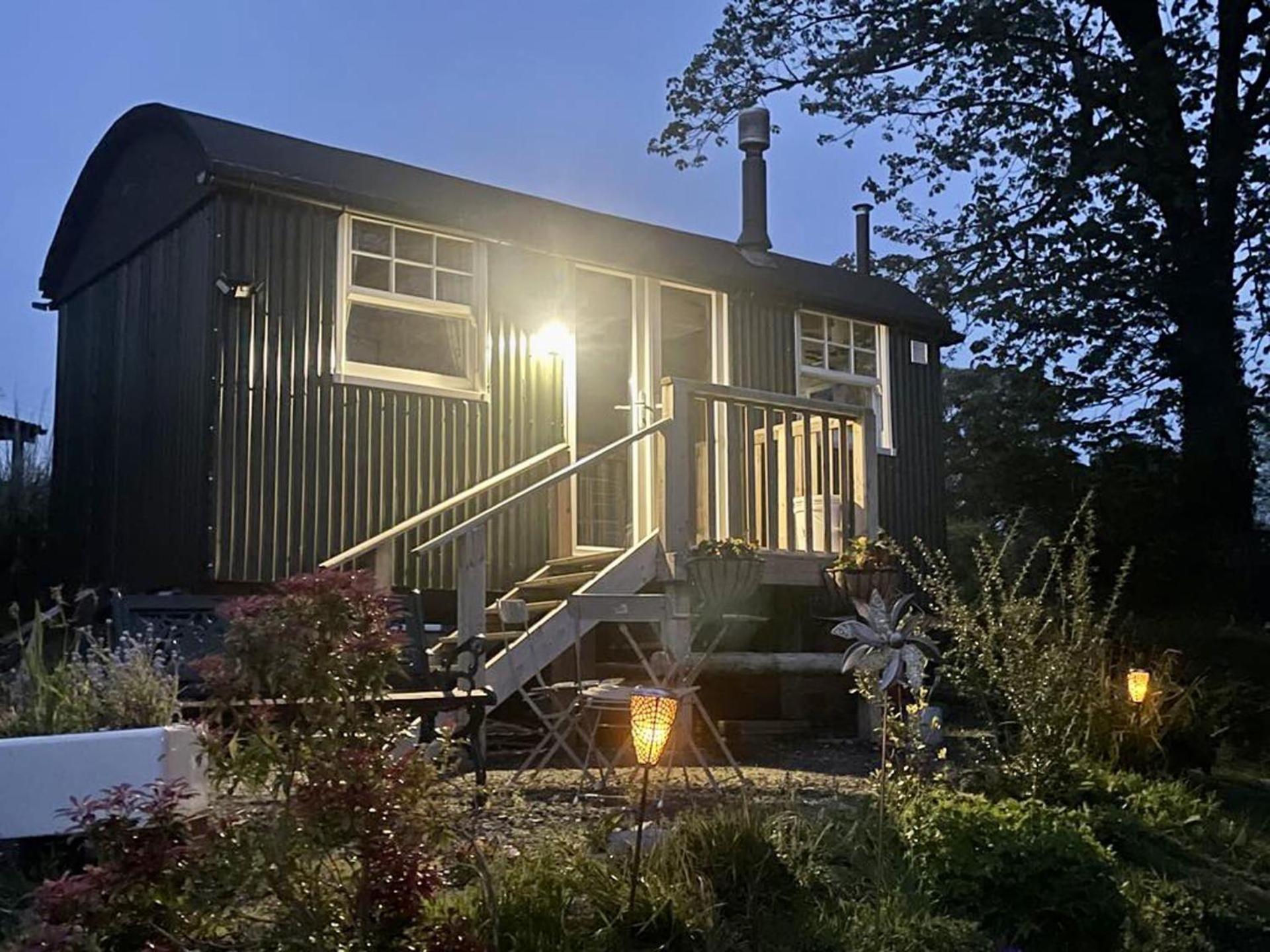 Lovely Shepherds Hut In Cornwall Holiday home Camelford