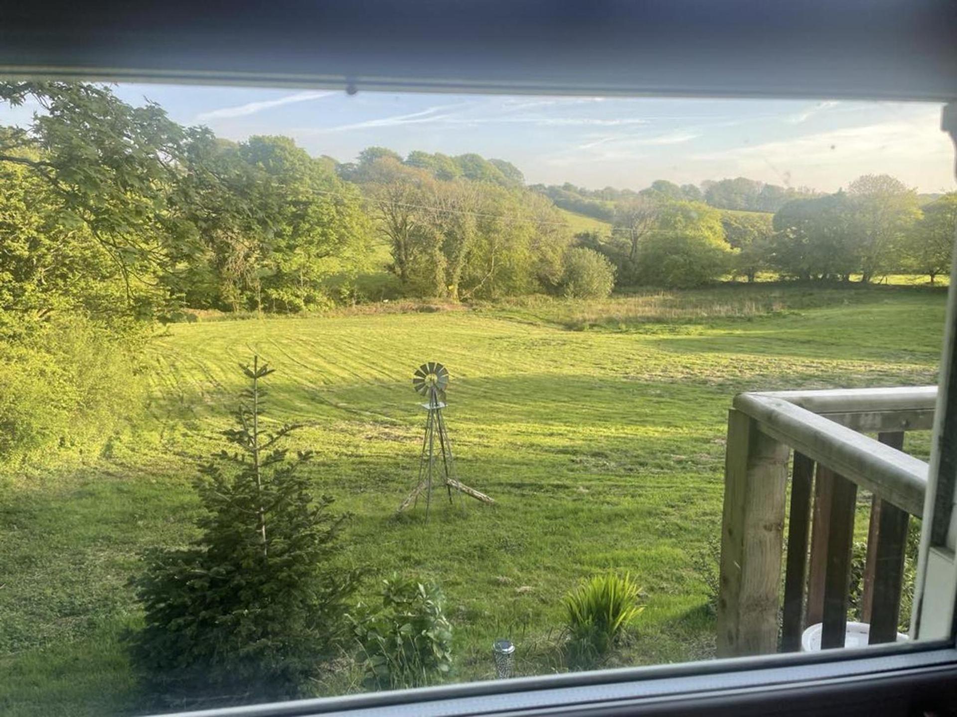 Lovely Shepherds Hut In Cornwall Camelford