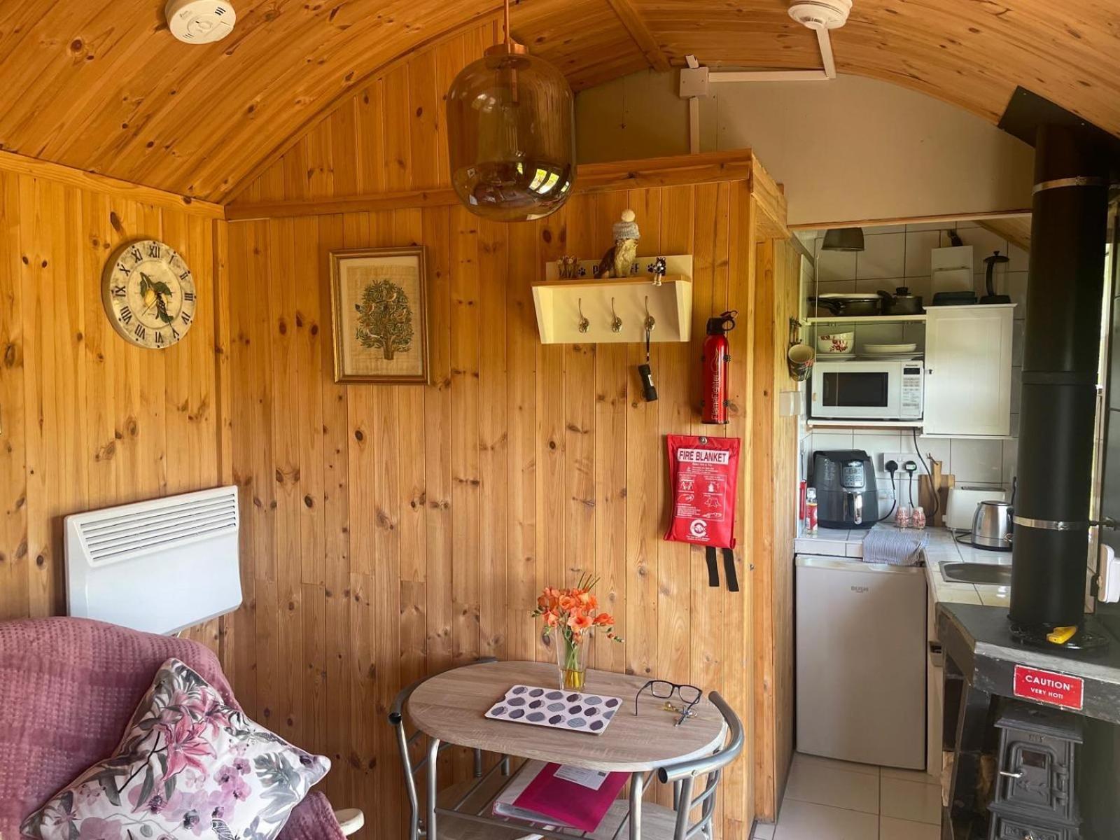 Lovely Shepherds Hut In Cornwall * Camelford